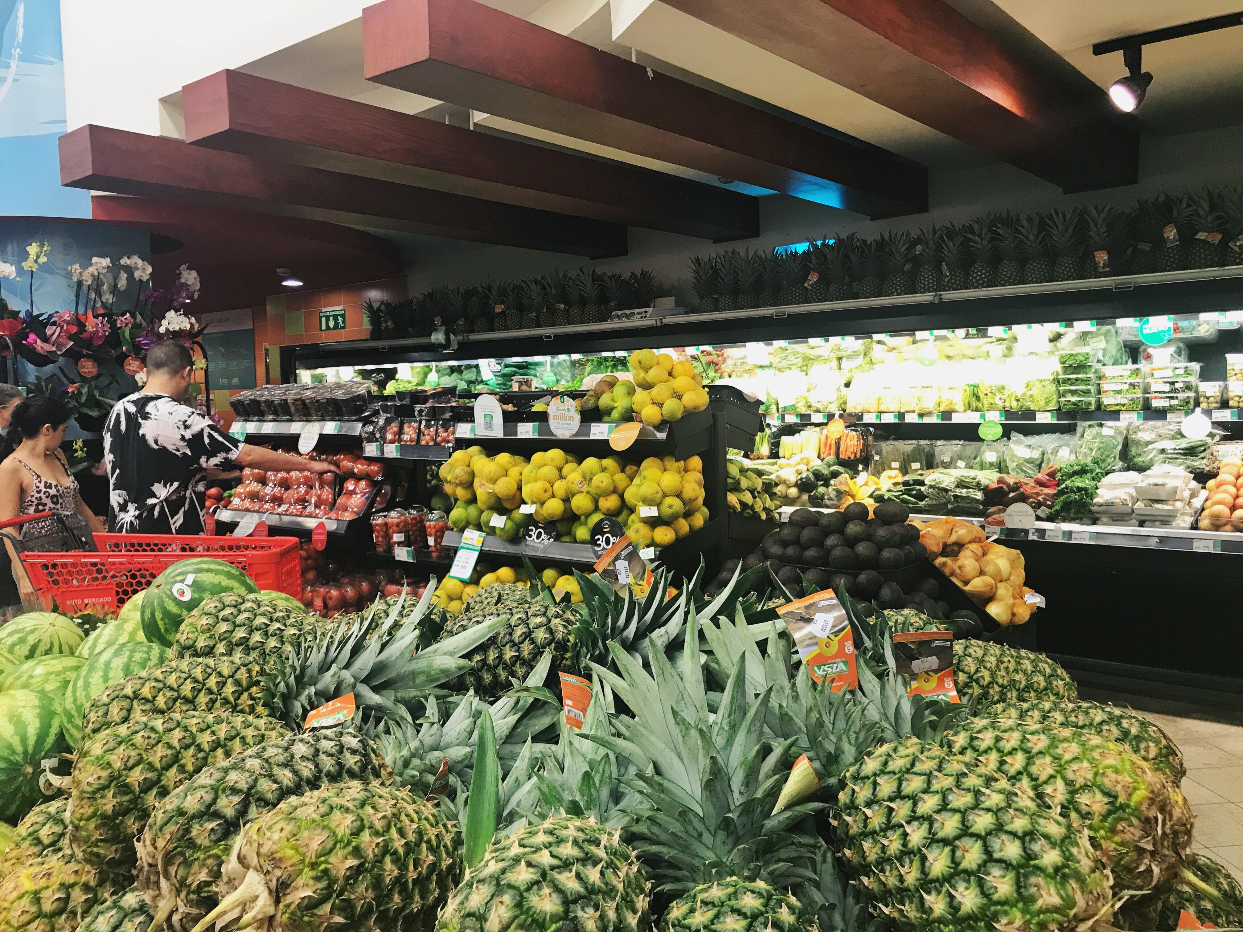 grocery store in costa rica