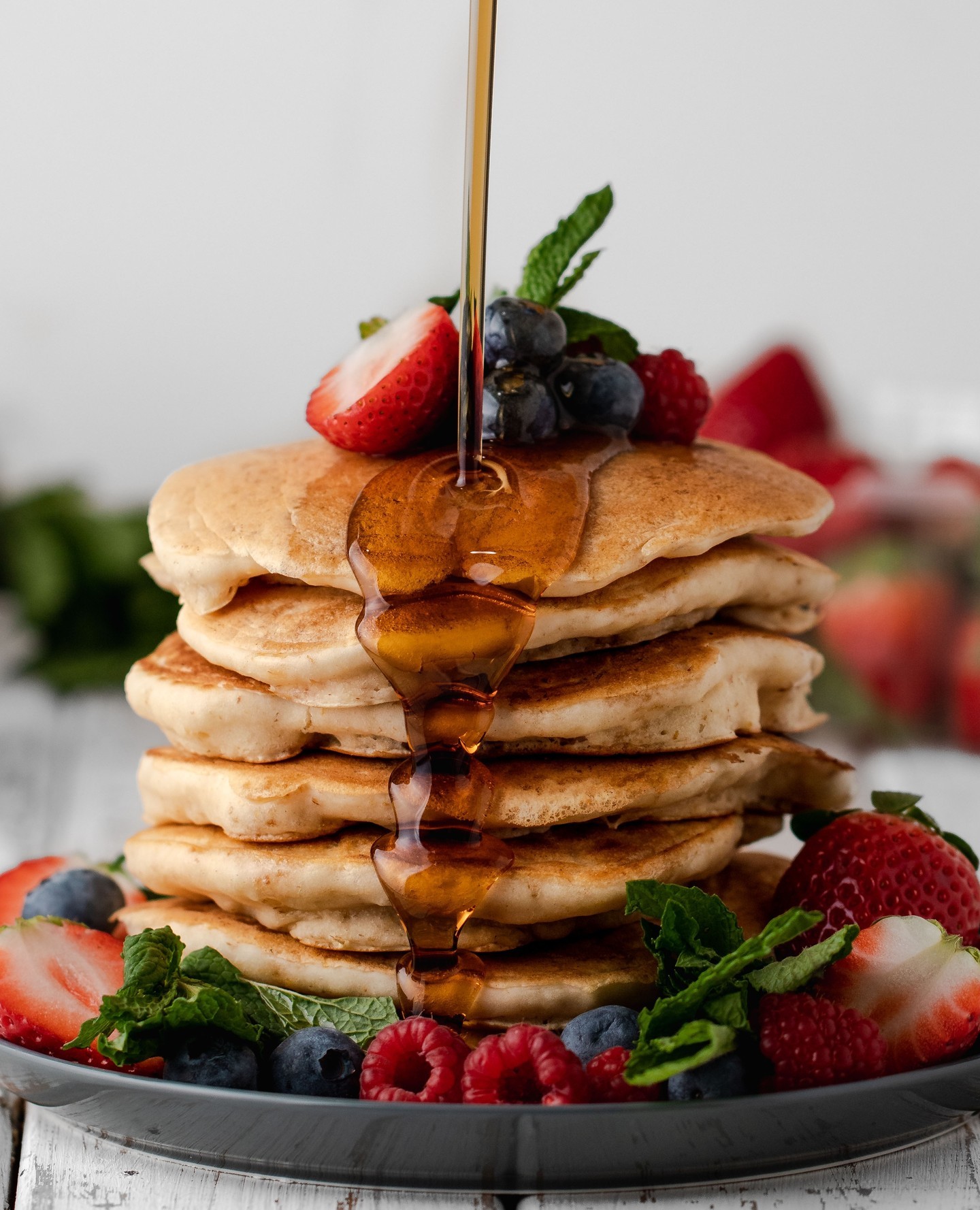 I'll take one big stack of pancakes please 😋

There is a running debate about which is better; pancakes or waffles? We'll be honest, we're waffle people. But if there's a pancake recipe that could change our mind it's our Vegan Buttermilk Pancakes! 

🥞 Piled high, topped with fresh berries, and drizzled with maple syrup – is there anything better?

Get the full recipe at LINK IN BIO 👆 or at www.twomarketgirls.com